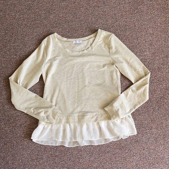 Delia’s Long Sleeve - Picture 1 of 2